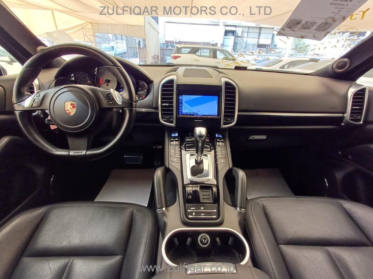 PORSCHE CAYENNE 2010 Image 20