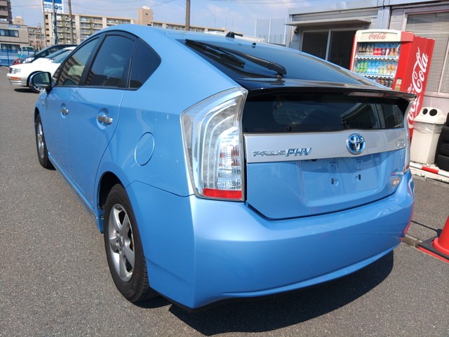 TOYOTA PRIUS PHV 2014 Image 24