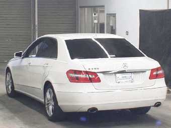 MERCEDES BENZ E CLASS 2010 Image 2