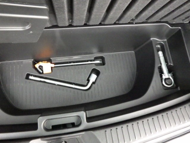 MAZDA PREMACY 2017 Image 36