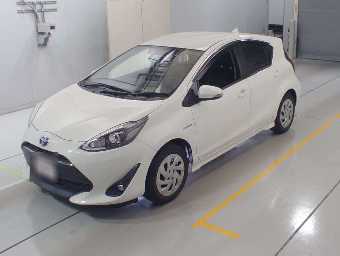 TOYOTA AQUA 2018 Image 1