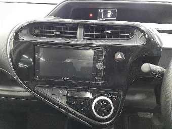 TOYOTA AQUA 2018 Image 10