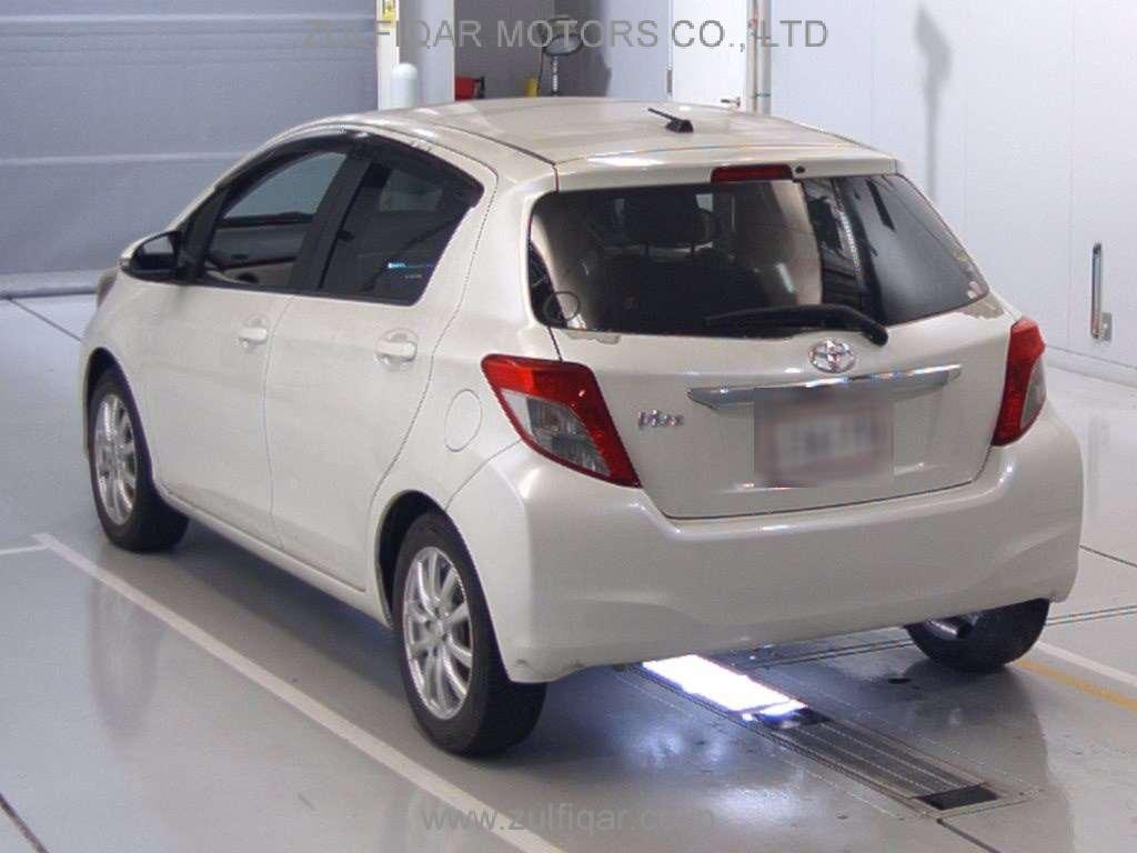 TOYOTA VITZ 2012 Image 6