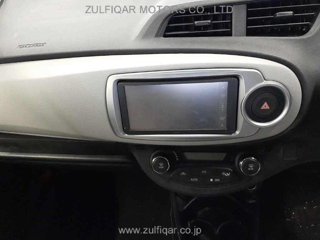 TOYOTA VITZ 2012 Image 10