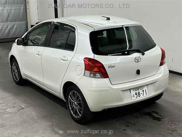 TOYOTA VITZ 2010 Image 2