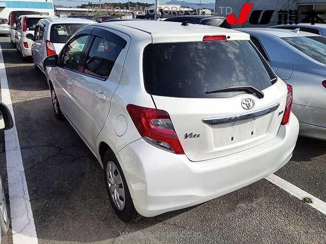 TOYOTA VITZ 2014 Image 2