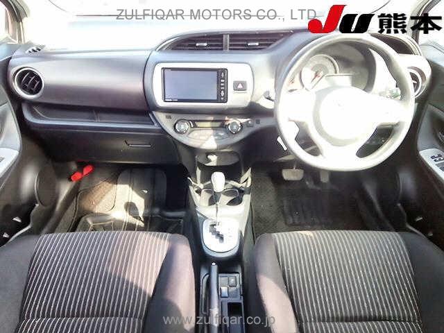 TOYOTA VITZ 2014 Image 3