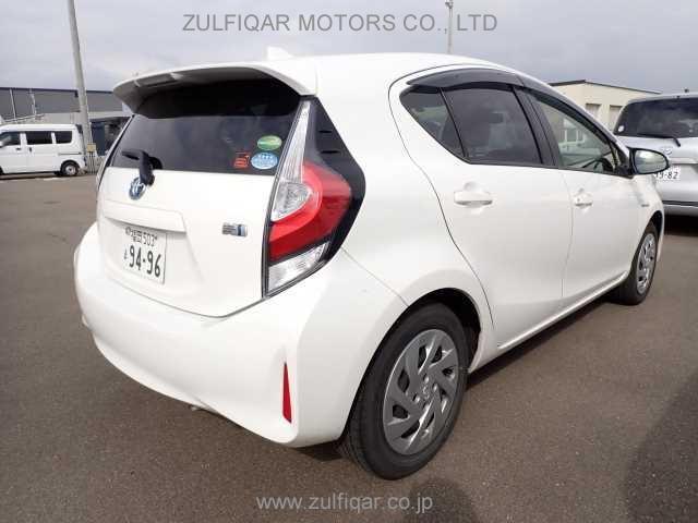 TOYOTA AQUA 2018 Image 2