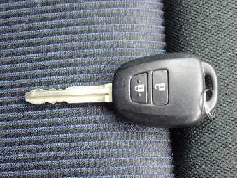 TOYOTA AQUA 2018 Image 9