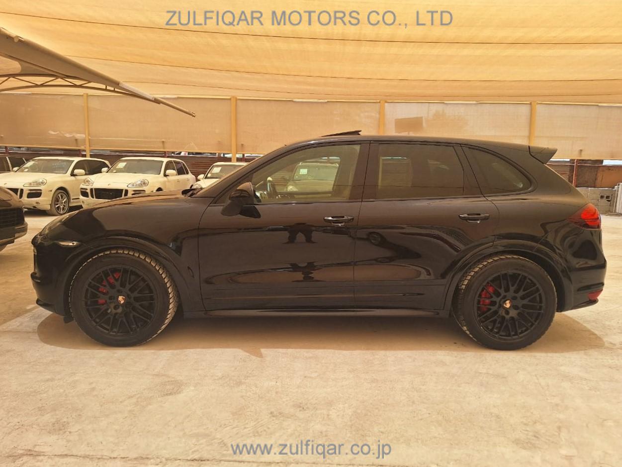 PORSCHE CAYENNE 2012 Image 2