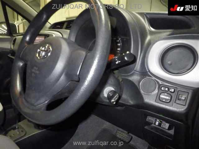 TOYOTA VITZ 2011 Image 5