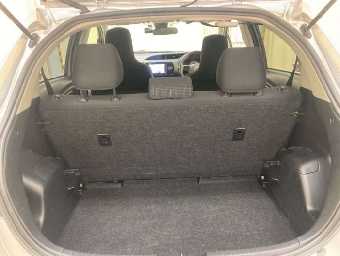 TOYOTA VITZ 2020 Image 7