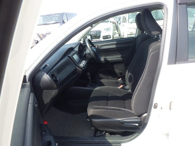 TOYOTA COROLLA AXIO 2018 Image 24