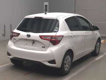 TOYOTA VITZ 2020 Image 2