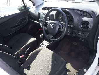 TOYOTA VITZ 2020 Image 5
