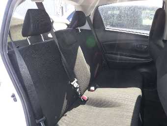 TOYOTA VITZ 2020 Image 7