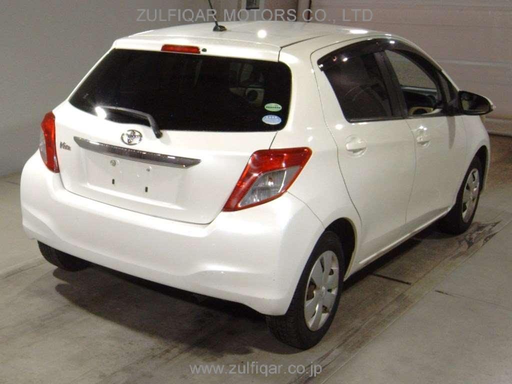 TOYOTA VITZ 2011 Image 2