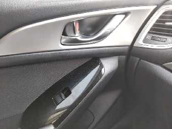 MAZDA AXELA SPORT 2018 Image 9