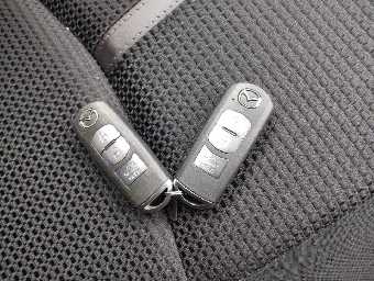 MAZDA AXELA 2018 Image 13