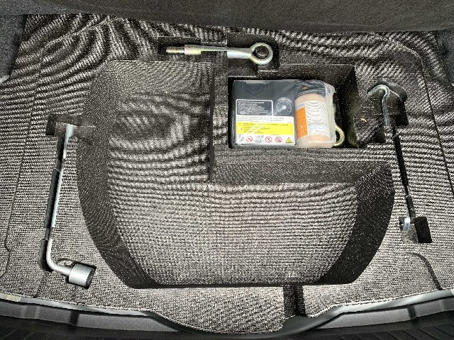 MAZDA AXELA 2018 Image 27