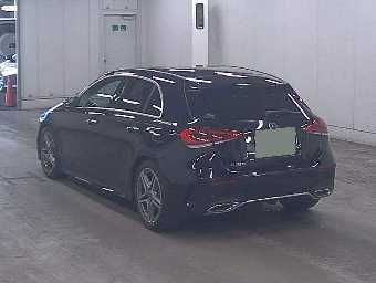 MERCEDES BENZ A CLASS 2018 Image 2
