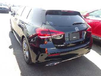 MERCEDES BENZ A CLASS 2018 Image 14