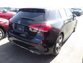 MERCEDES BENZ A CLASS 2018 Image 15