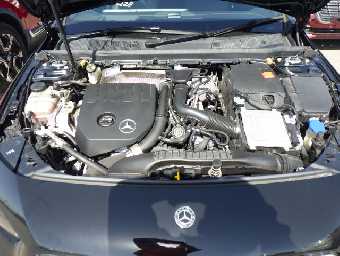 MERCEDES BENZ A CLASS 2018 Image 17