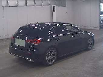 MERCEDES BENZ A CLASS 2018 Image 5