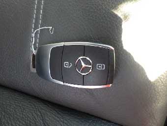 MERCEDES BENZ A CLASS 2018 Image 8