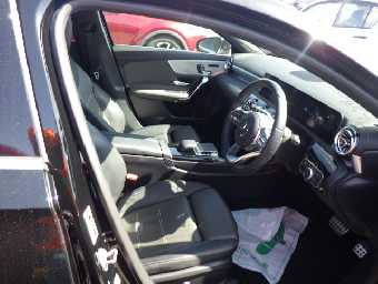 MERCEDES BENZ A CLASS 2018 Image 9