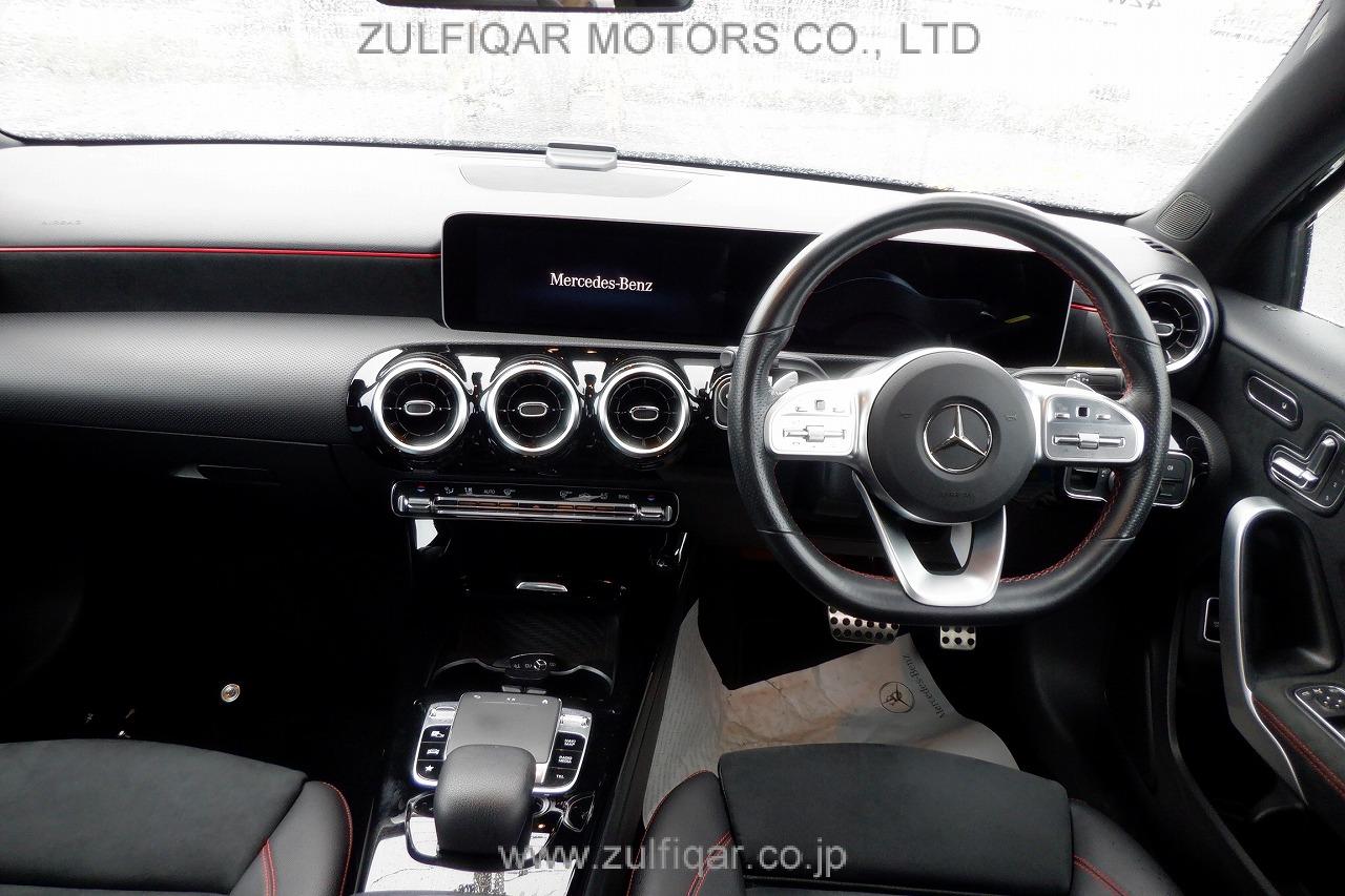 MERCEDES BENZ A CLASS 2020 Image 4