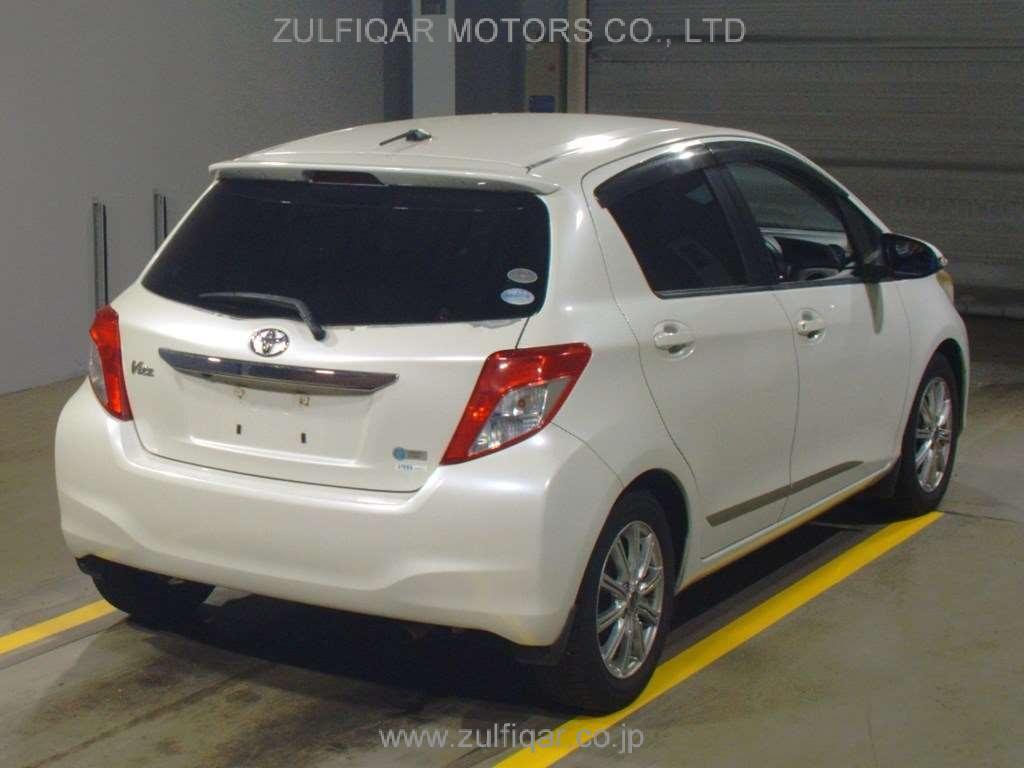 TOYOTA VITZ 2012 Image 2