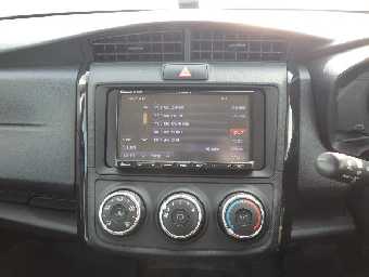 TOYOTA COROLLA AXIO 2018 Image 9