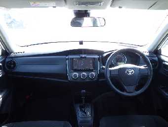 TOYOTA COROLLA AXIO 2018 Image 13