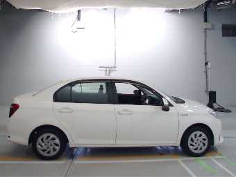 TOYOTA COROLLA AXIO 2018 Image 3