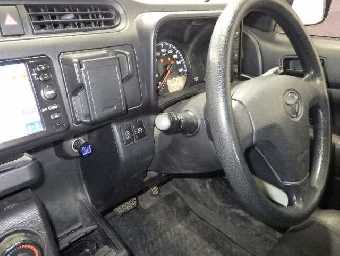 TOYOTA SUCCEED 2018 Image 12