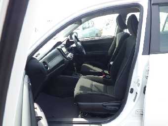 TOYOTA COROLLA AXIO 2018 Image 11