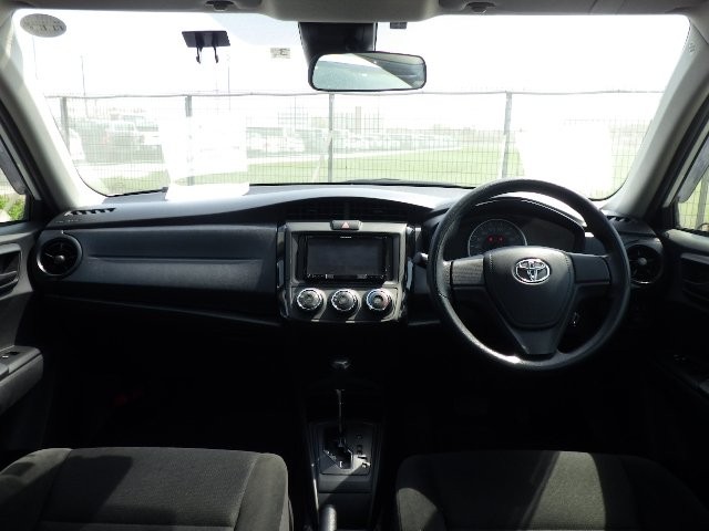 TOYOTA COROLLA AXIO 2018 Image 22
