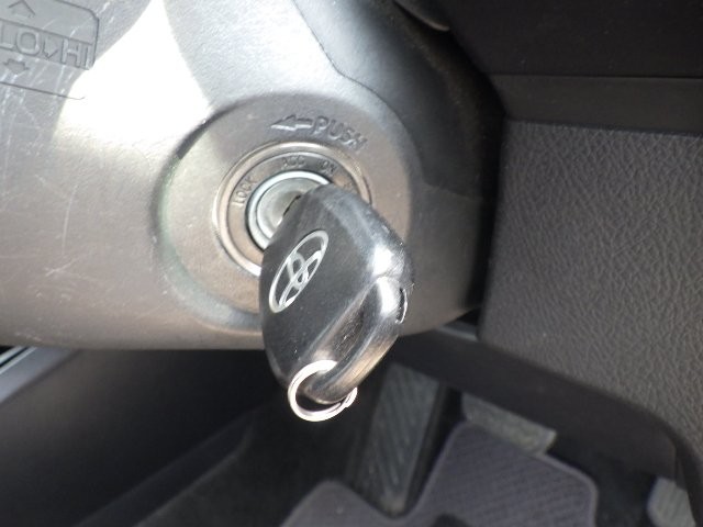 TOYOTA COROLLA AXIO 2018 Image 25