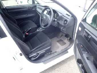 TOYOTA COROLLA AXIO 2018 Image 4