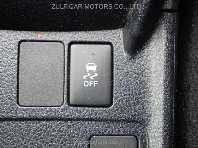 TOYOTA COROLLA AXIO 2018 Image 9