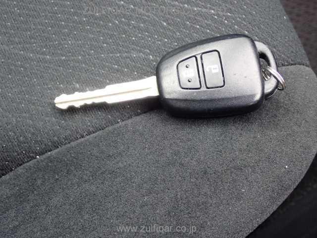 TOYOTA COROLLA AXIO 2018 Image 10