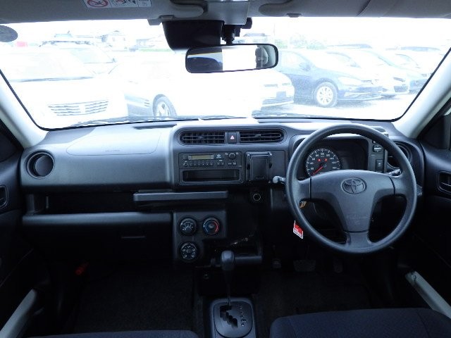 TOYOTA PROBOX 2018 Image 26