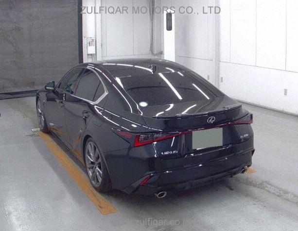 LEXUS IS 2021 Image 2