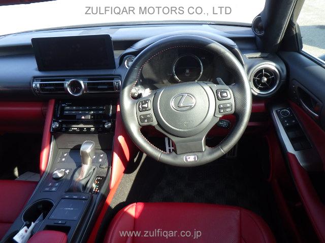 LEXUS IS 2021 Image 7