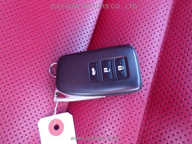 LEXUS IS 2021 Image 8