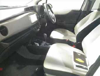 TOYOTA VITZ 2012 Image 3