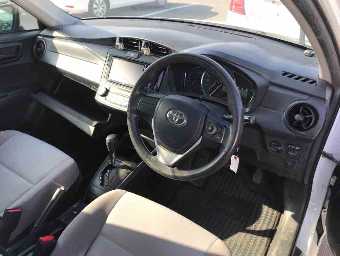 TOYOTA COROLLA AXIO 2015 Image 6