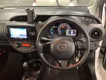 TOYOTA VITZ 2020 Image 6